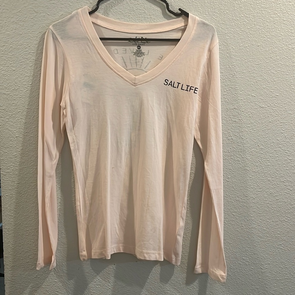 Women’s light weight long sleeve pink Salt Life shirt
